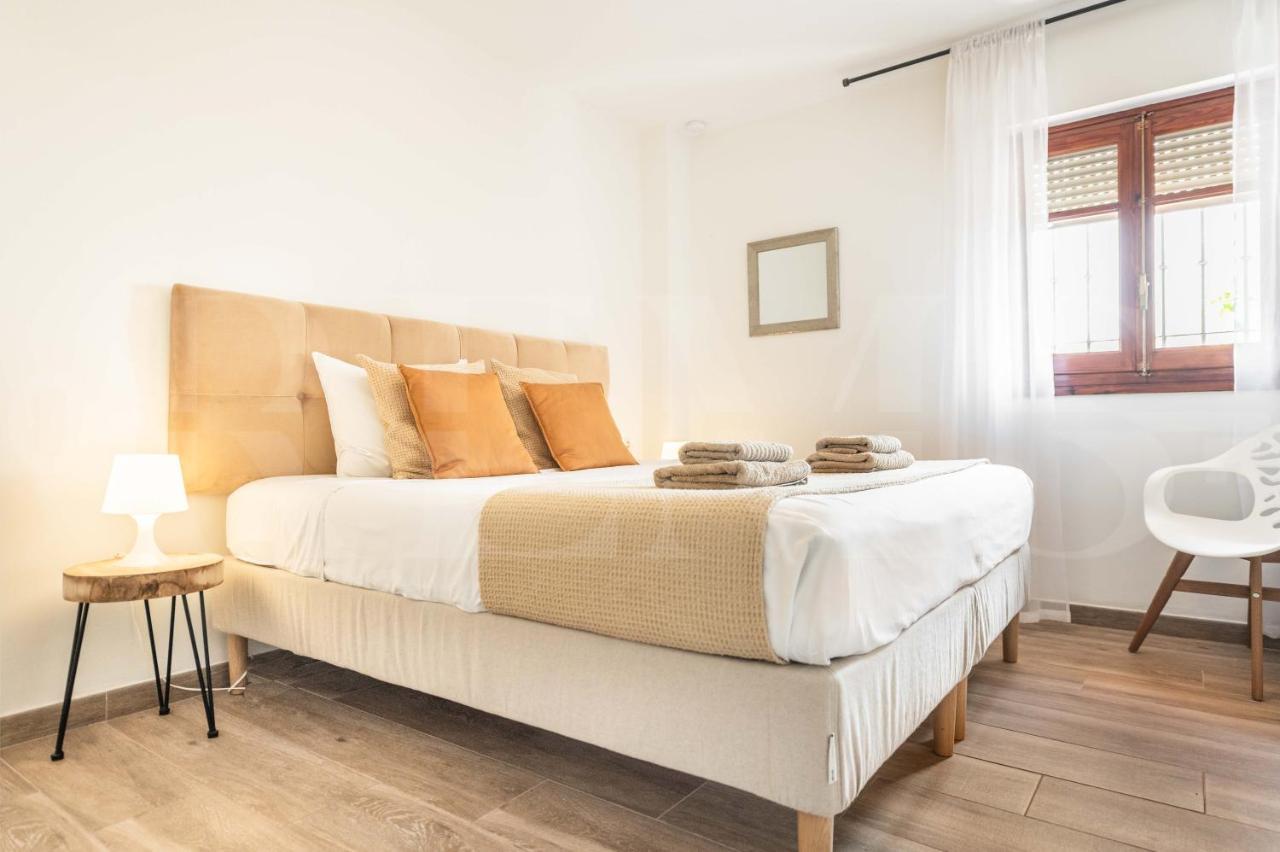 Spacious Apartment Next To Plaza De La Merced By Rems Málaga Exteriör bild
